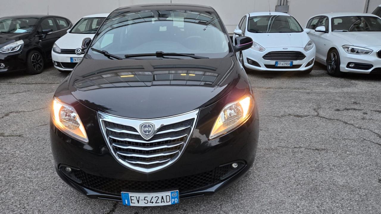 Lancia Ypsilon 1.2 69 CV 5 porte S&S Platinum