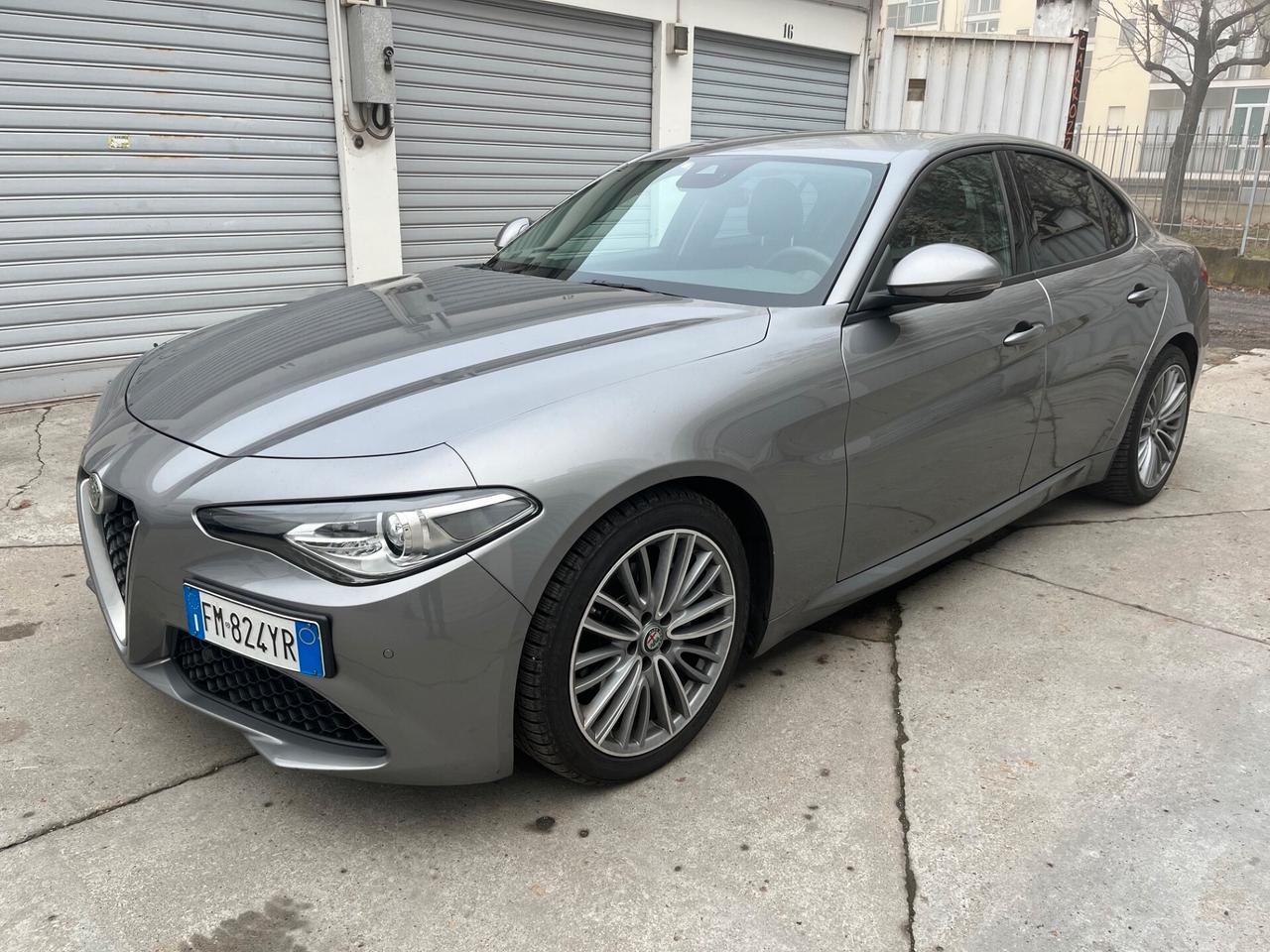 Alfa Romeo Giulia 2.2 Turbodiesel 180 CV AT8 Business Sport Launch Ed.