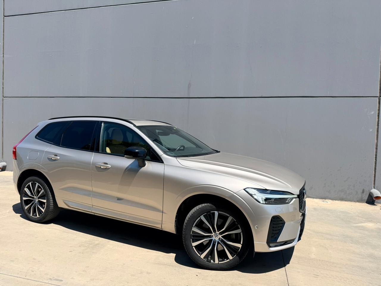 Volvo XC 60 XC60 B4 (d) AWD automatico Ultimate Dark