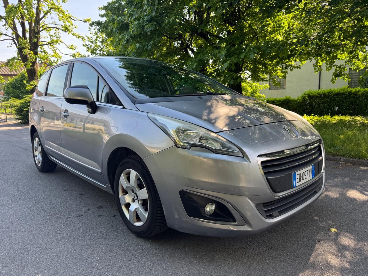 Peugeot 5008 1.6 HDi 115CV Business 7 posti consumi bassi