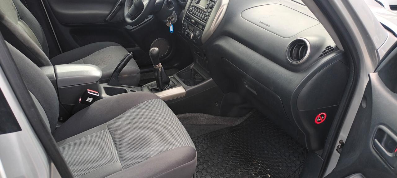 Toyota RAV 4 RAV4.com 2.0 Tdi D-4D cat 5 porte Sol