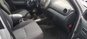 Toyota RAV 4 RAV4.com 2.0 Tdi D-4D cat 5 porte Sol