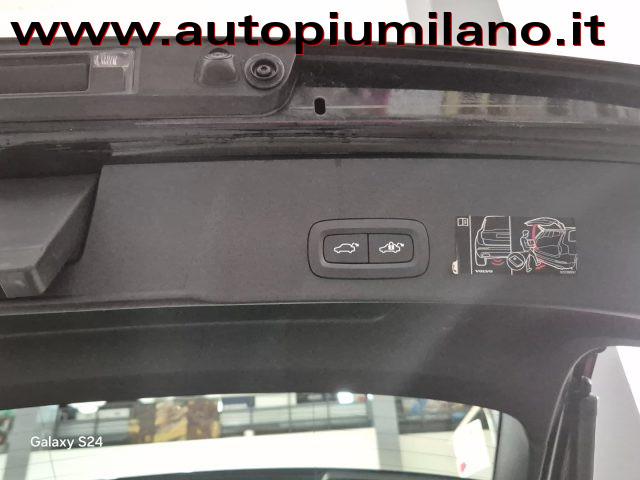 VOLVO XC40 T2 Geartronic Momentum Pro