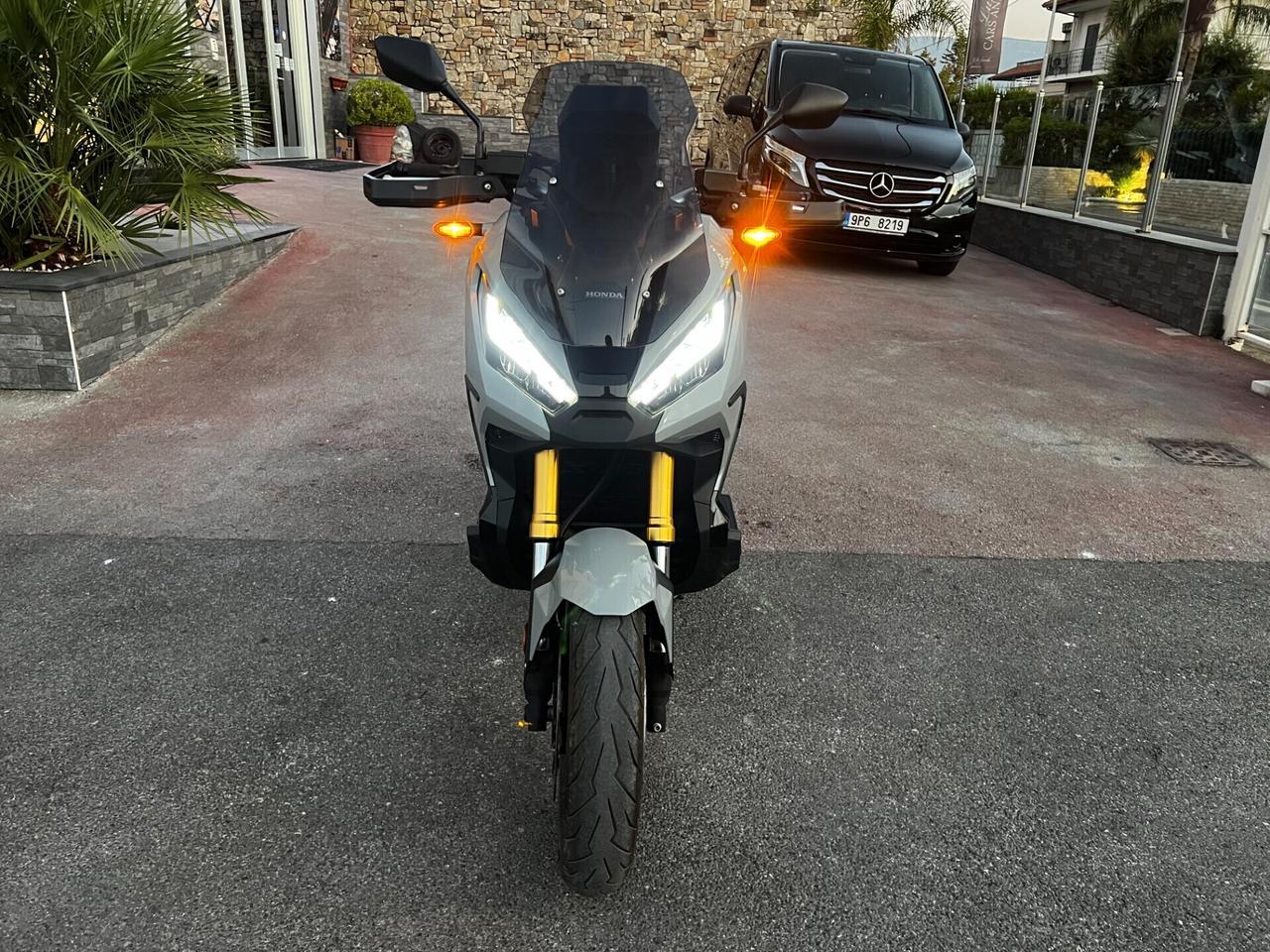 Honda X-ADV 750 Fulled- PARI AL NUOVO