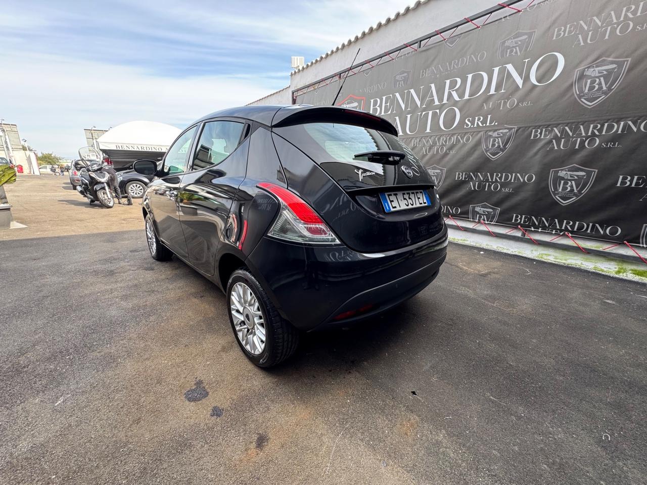 Lancia Ypsilon 0.9 TwinAir 85 CV 5 porte Metano Ecochic Gold
