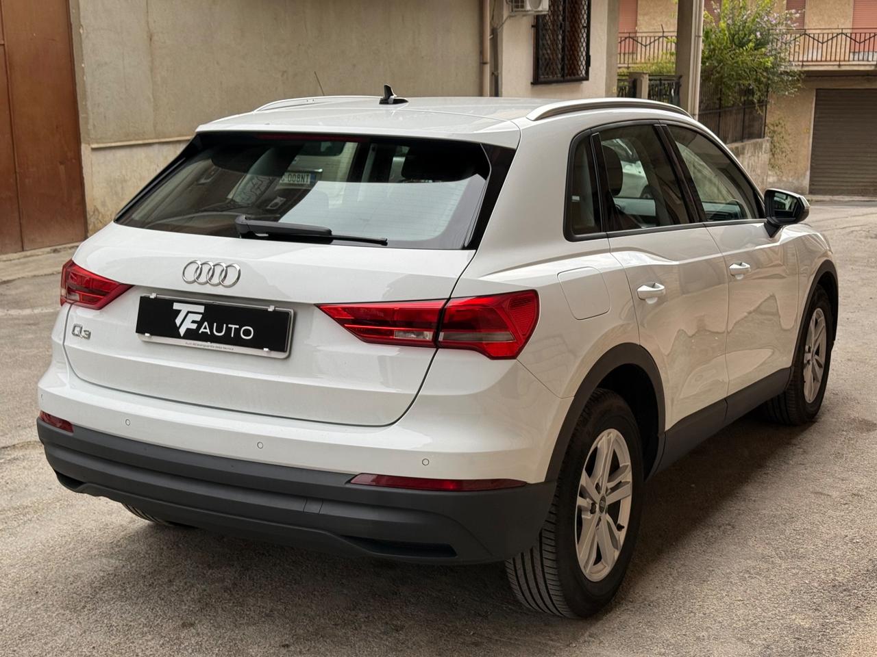 Audi Q3 35 TDI S tronic Business