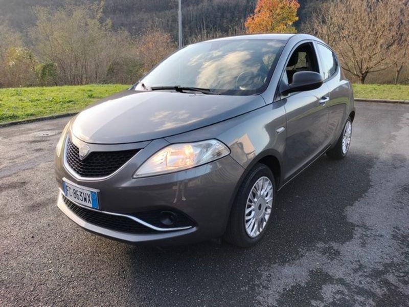 Lancia Ypsilon 1.2 69 CV 5 porte Gold GPL!!