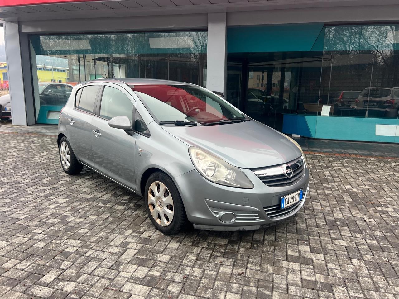 Opel Corsa 1.2 Benzina 2010 E5 - NEOPATENTATI