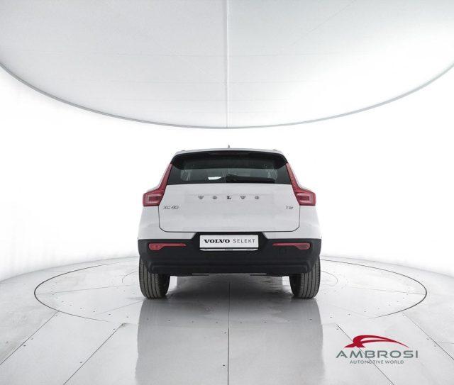 VOLVO XC40 T2 Momentum Core