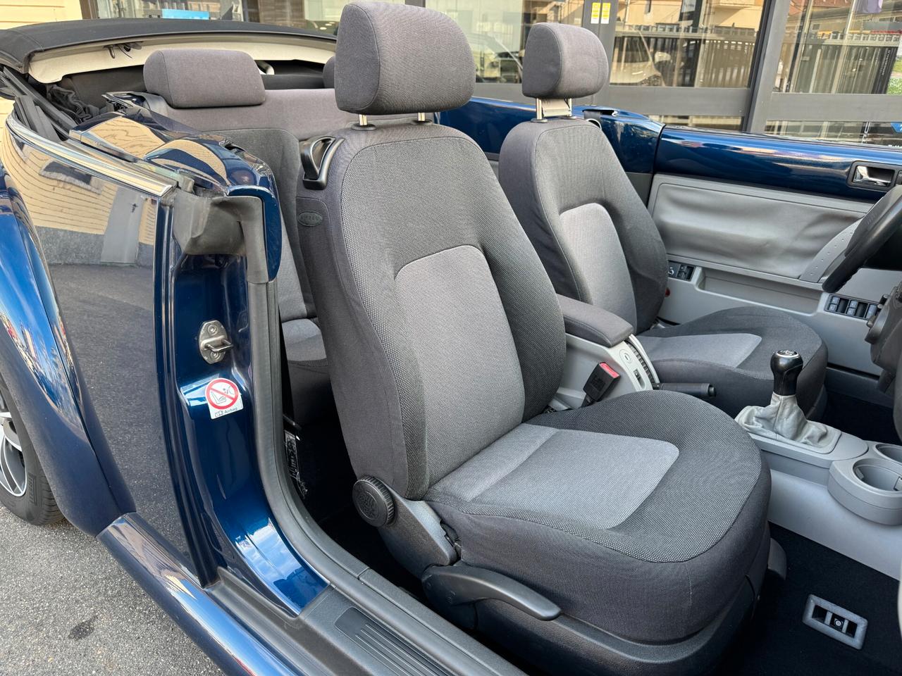 Volkswagen New Beetle 2.0 Cabrio neopatentato
