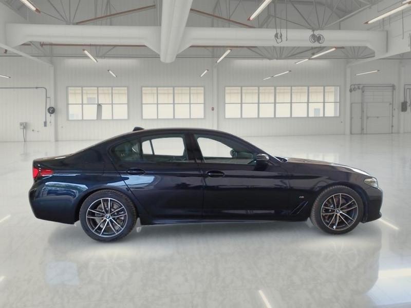 BMW 520 AUTO M SPORT MH48V 4 PORTE BERLINA