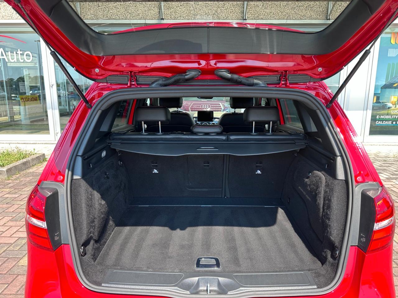 Mercedes B 200d PREMIUM AMG! AUTOMATICA! FARI LED! RETROCAMERA!