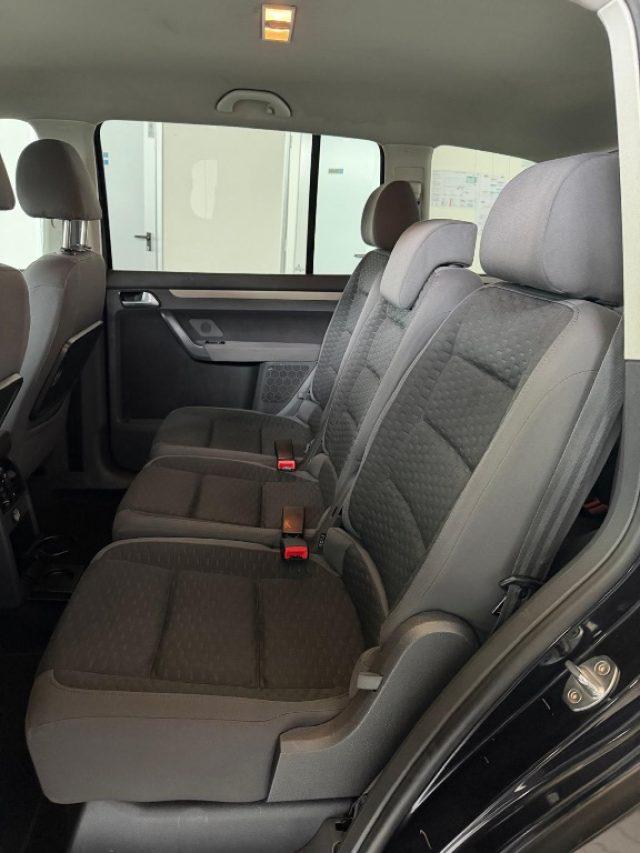 VOLKSWAGEN Touran 2.0 TDI DPF Trendline // 7 POSTI//