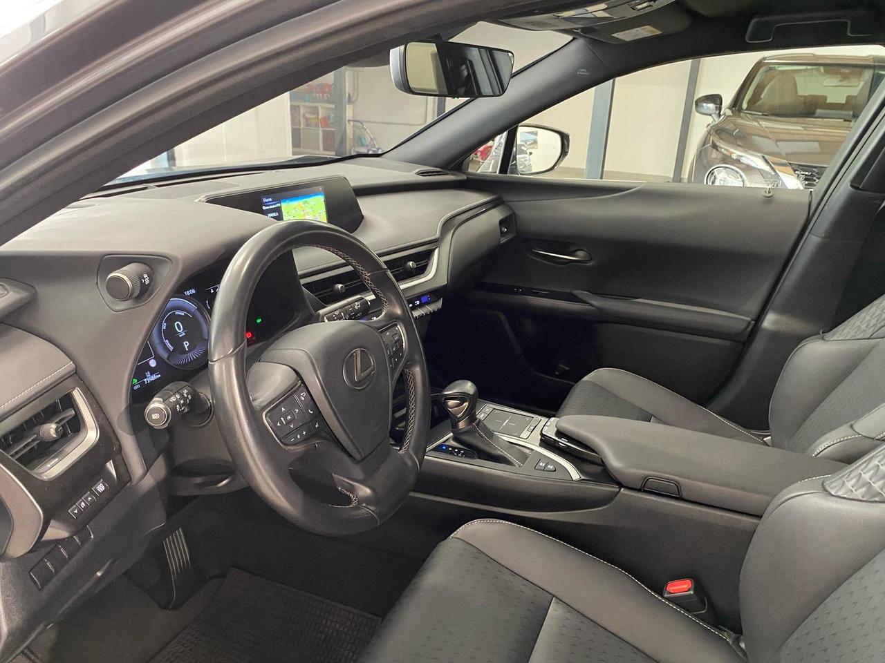 Lexus UX 250h 2.0 Executive 2wd cvt my20