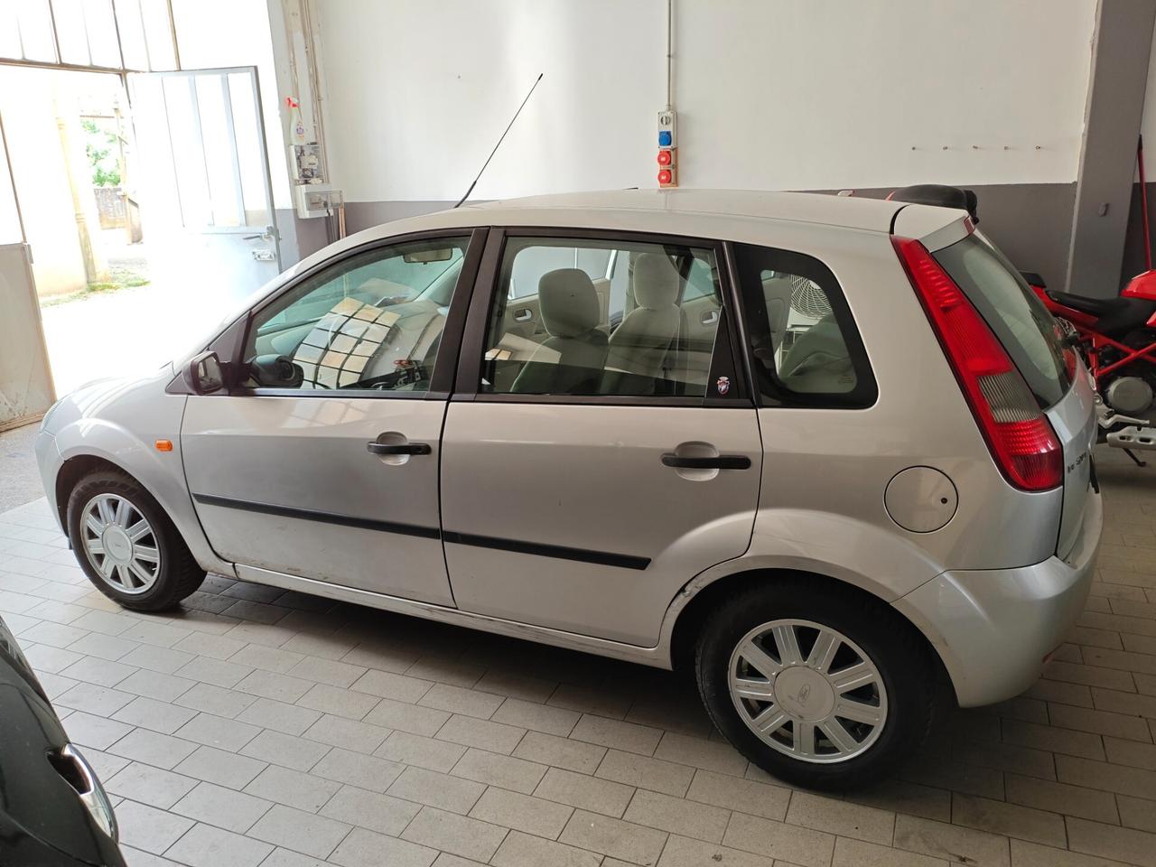 Ford Fiesta 1.4 TDCi 5p. Ghia