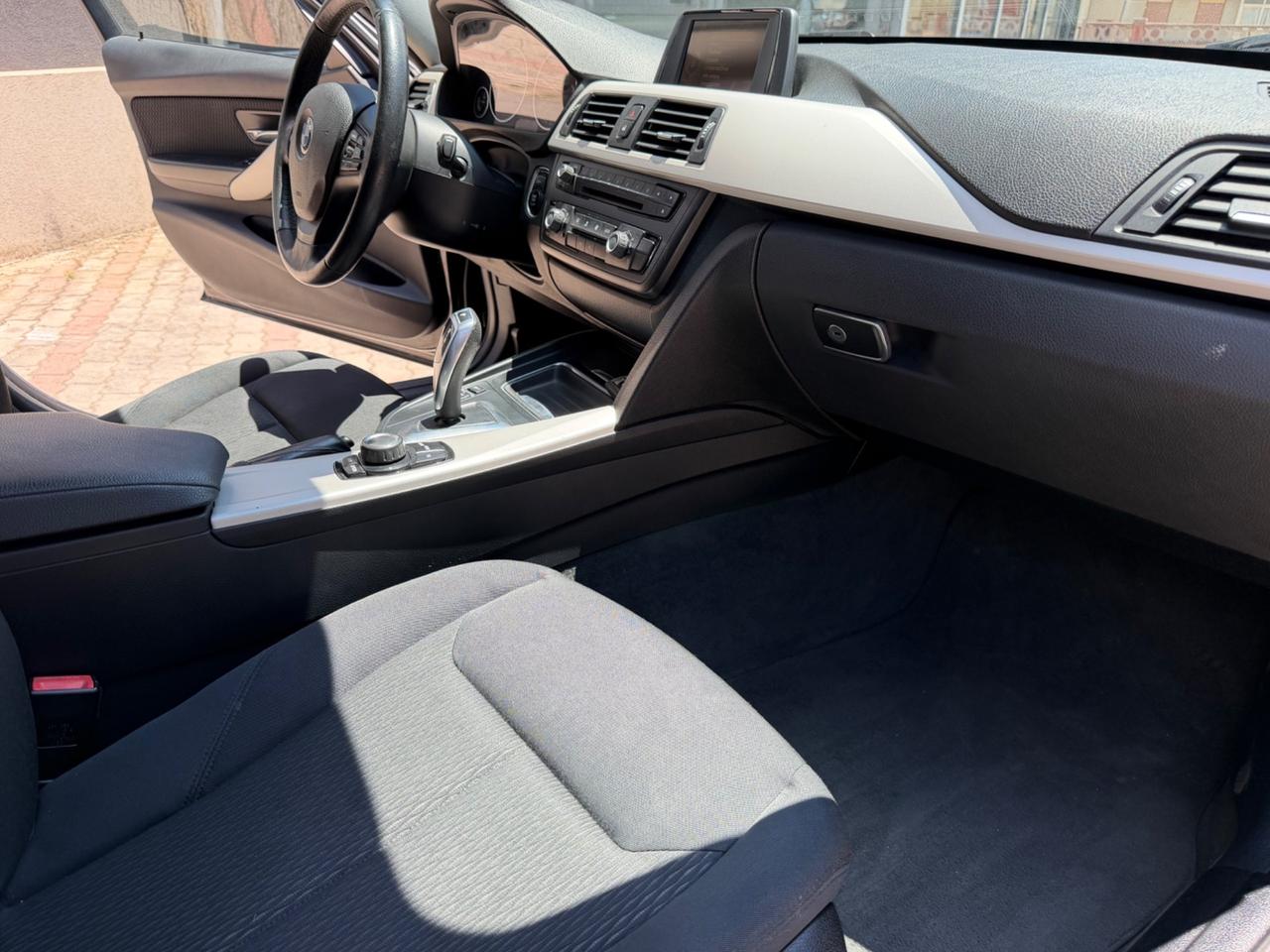 Bmw 318 d 143 CV Modern Cambio Autom 2015