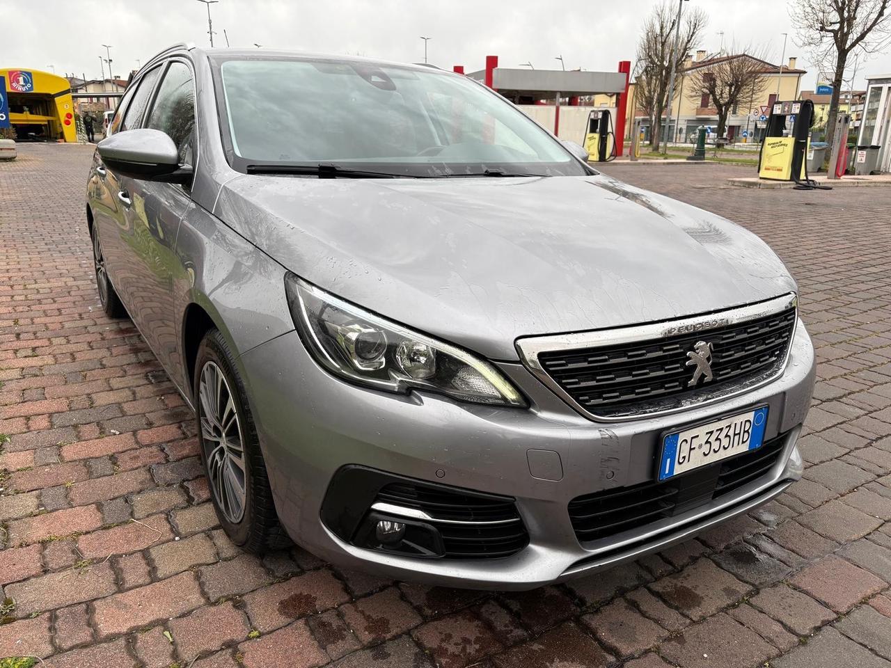 Peugeot 308 diesel 1.5 FULLOPTIONAL
