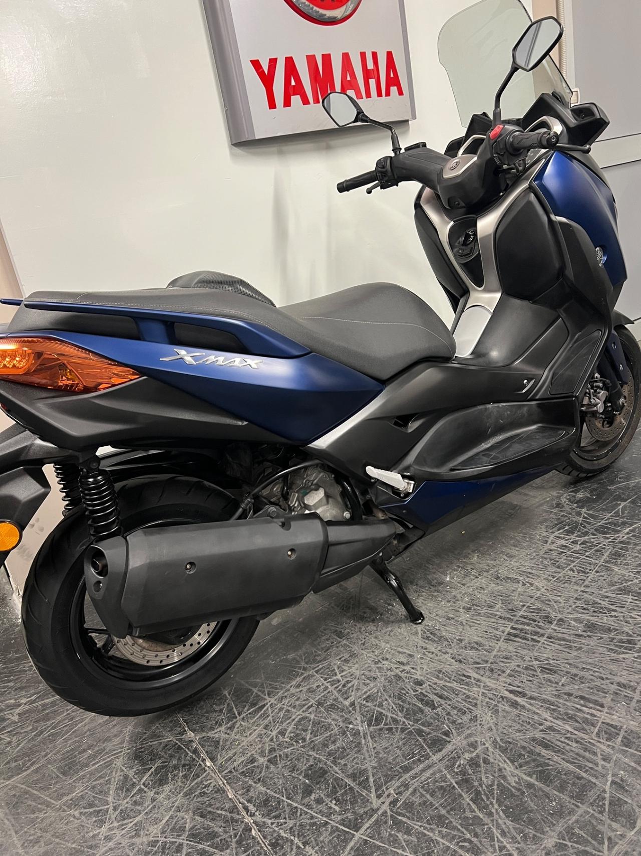 Yamaha X-Max 300
