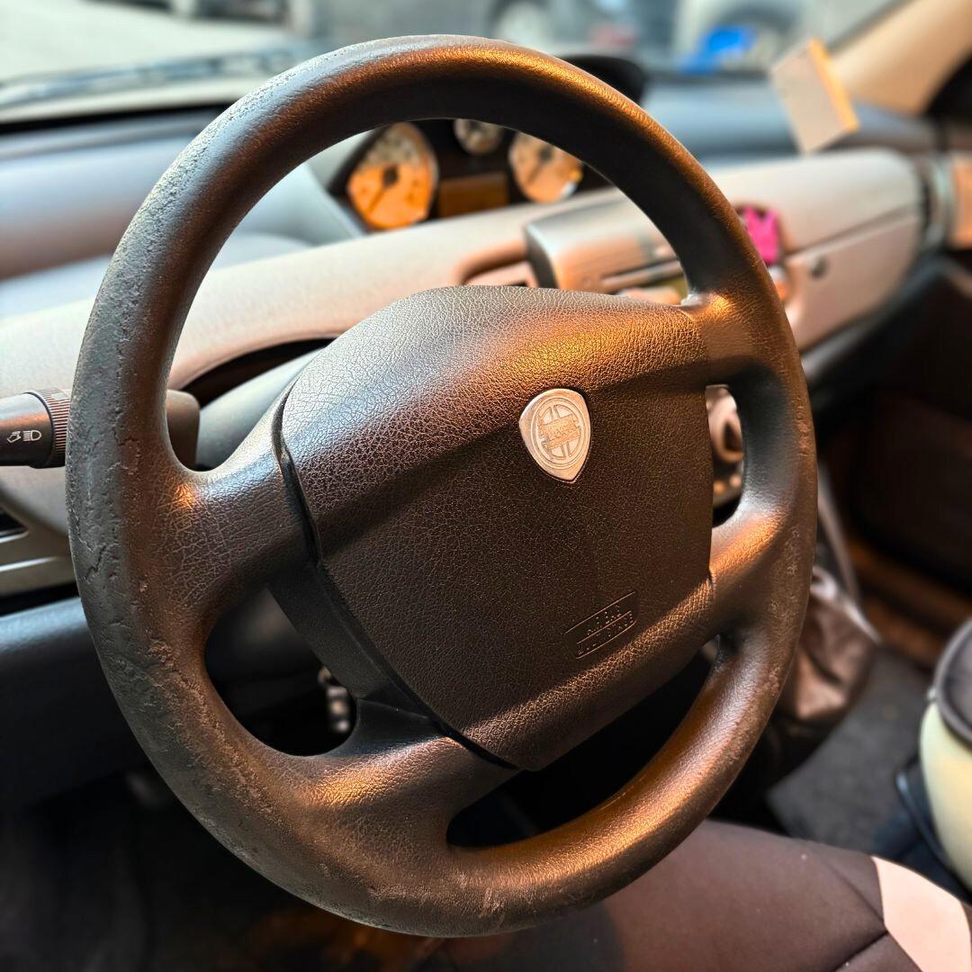 Lancia Ypsilon 1.2 Argento