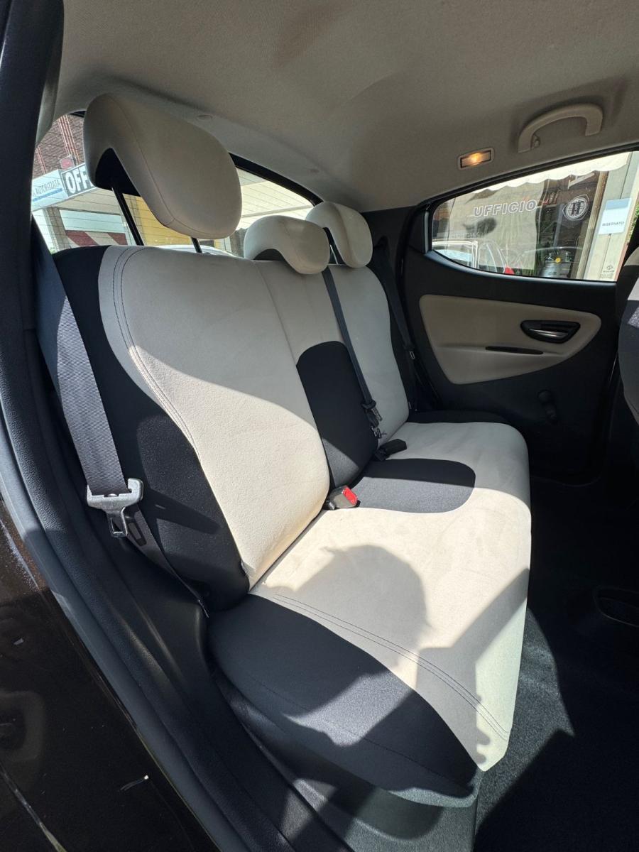 LANCIA - Ypsilon - 1.2 69 CV 5 porte GPL Ecochic Silver NEOPATENTATI