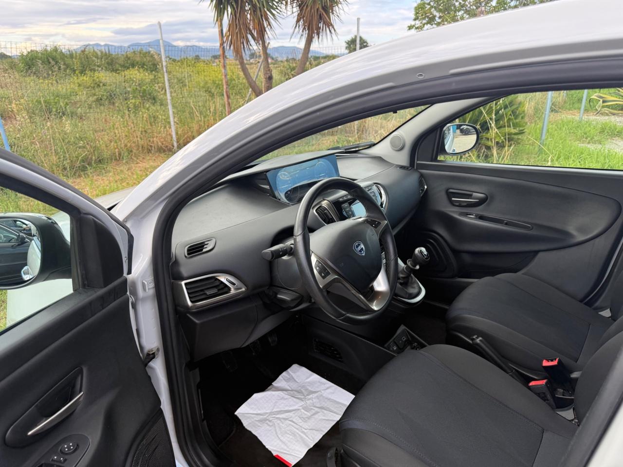 Lancia Ypsilon 1.2 69 CV 5 porte GPL Ecochic Silver