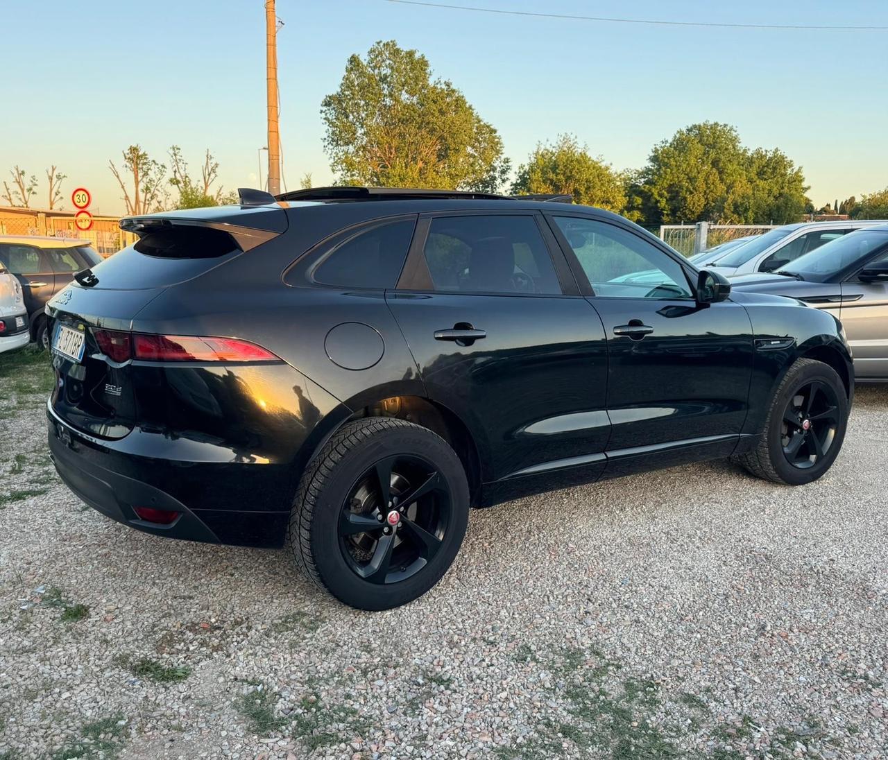 Jaguar F-Pace 2.0 D 180 CV AWD aut. R-Sport