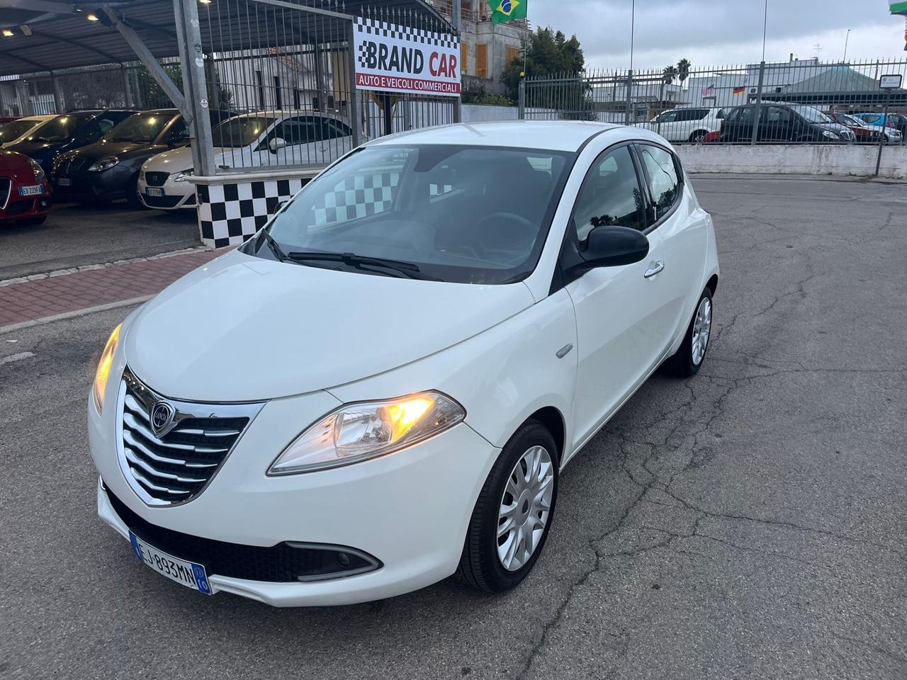 Lancia Ypsilon 1.2 69 CV 5 porte Unipro 2011