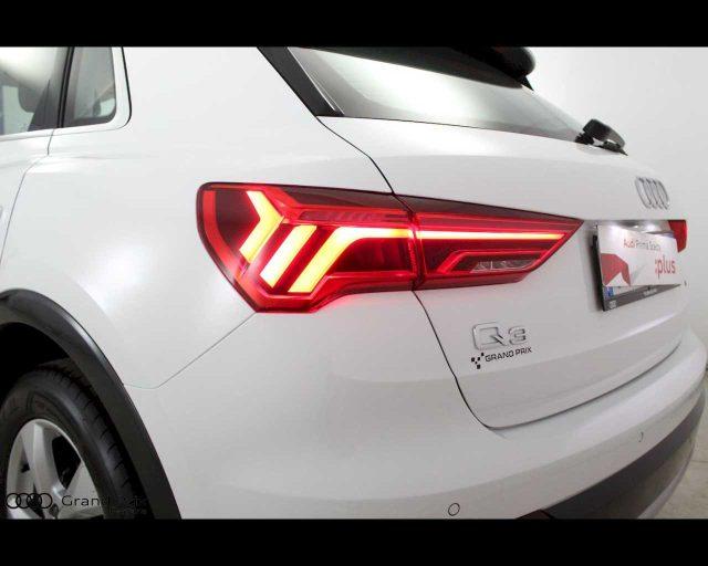 AUDI Q3 35 TDI quattro S tronic Business Advanced