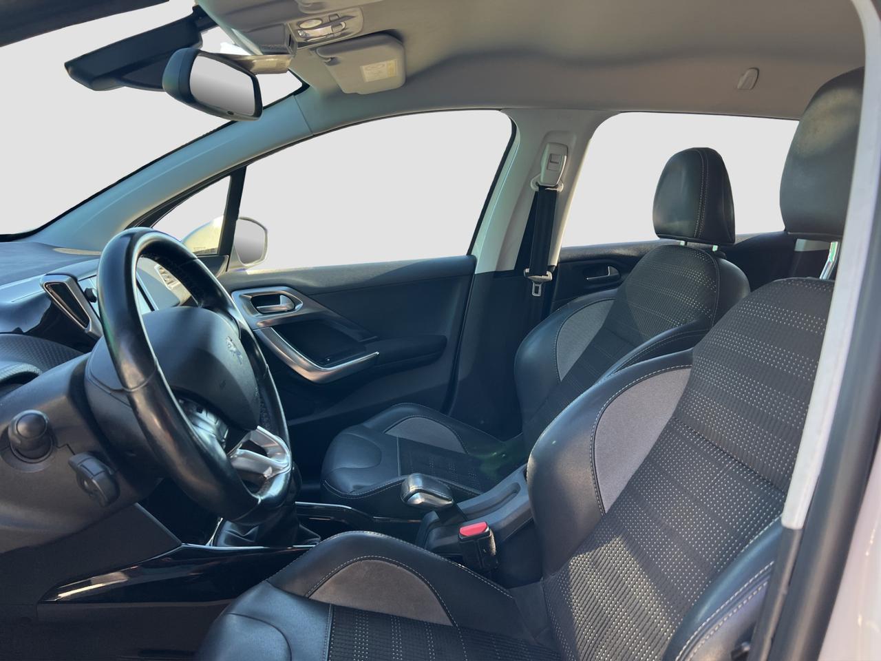 PEUGEOT 2008 BlueHDi 100 Allure