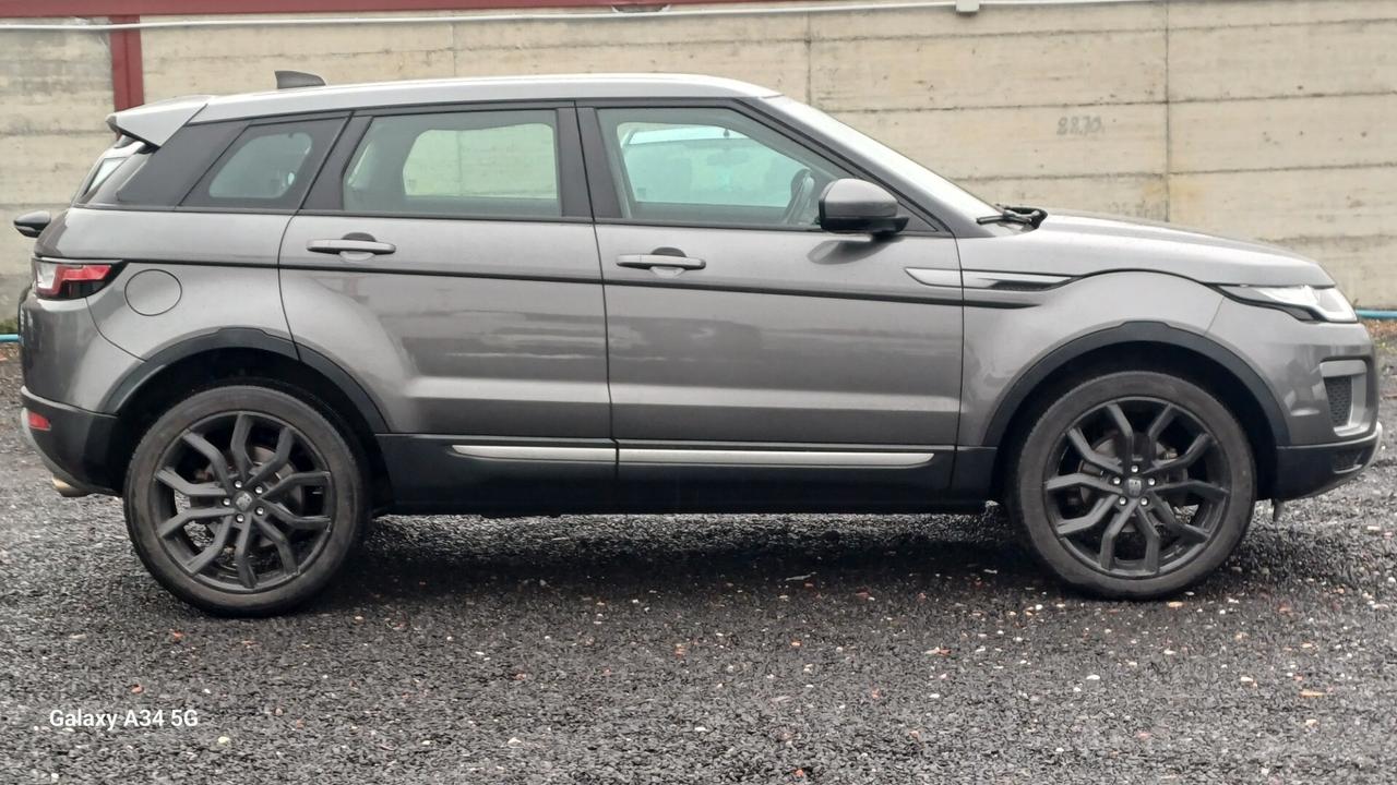 Land Rover Range Evoque 2.0 eD4 5p. Urban Attitude Edition