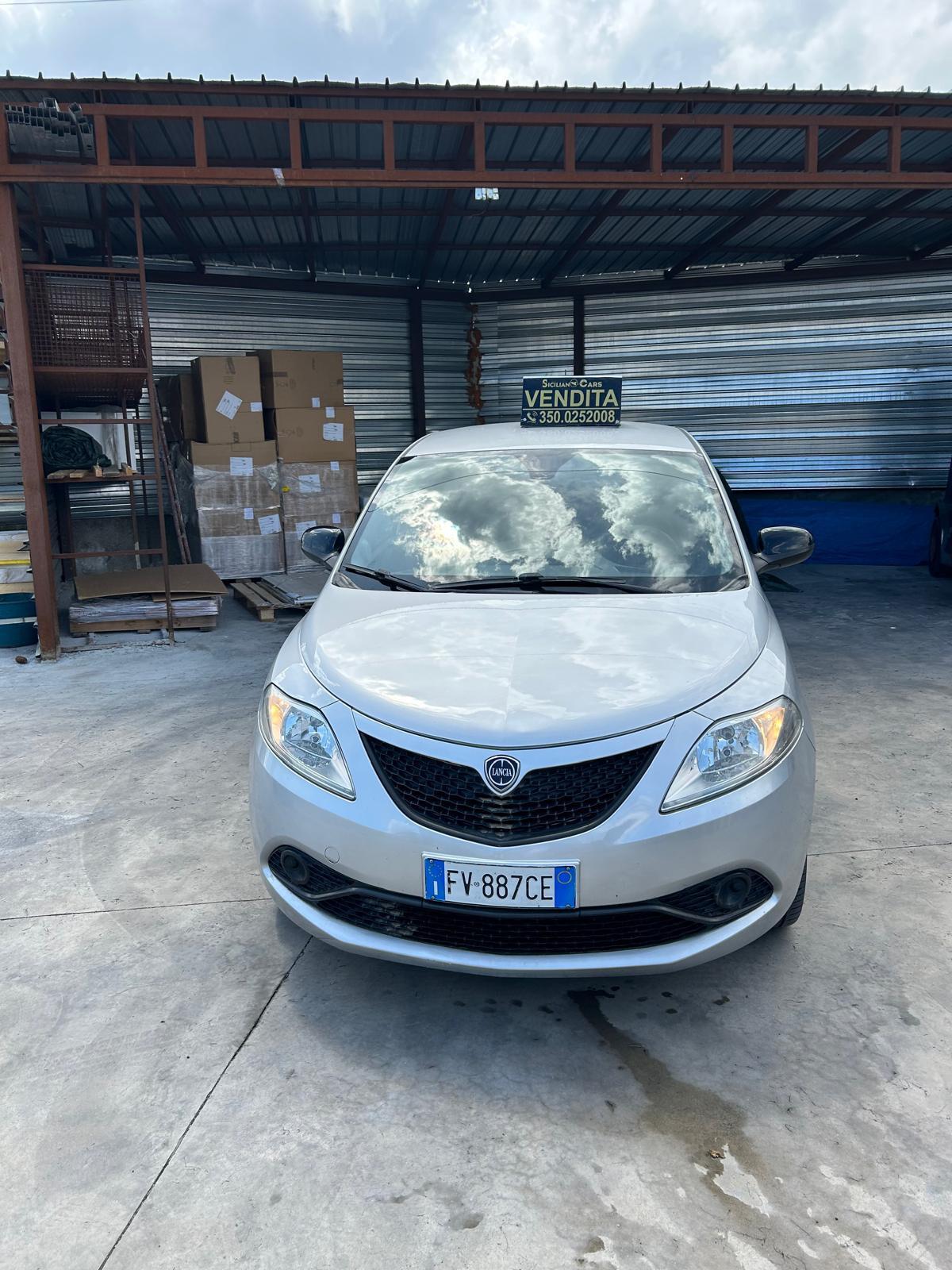 Lancia Ypsilon 1.2 69 CV 5 porte S&S Gold