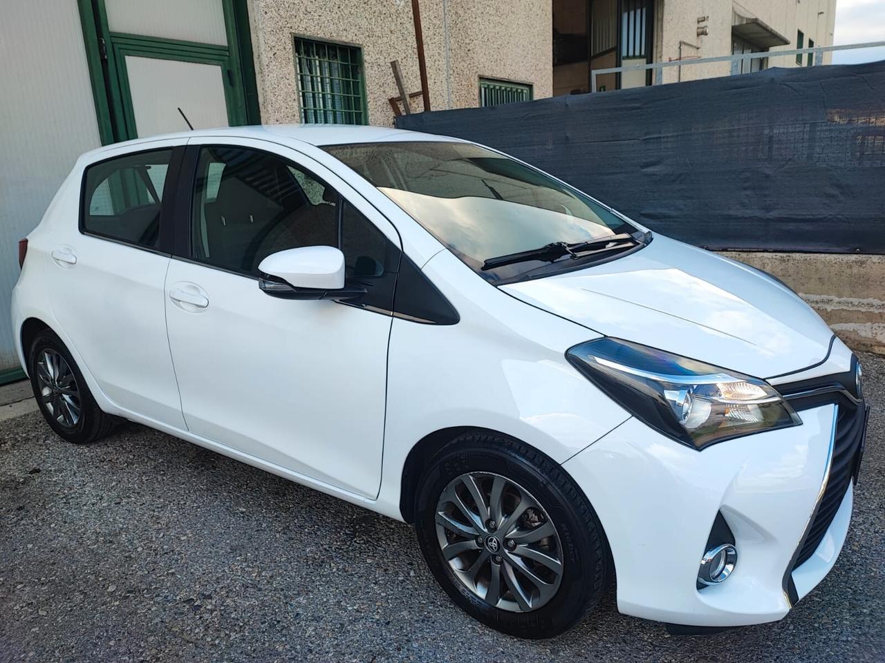 Toyota Yaris 1.0 BENZINA NEOPATENTATI 2016 5 PORTE