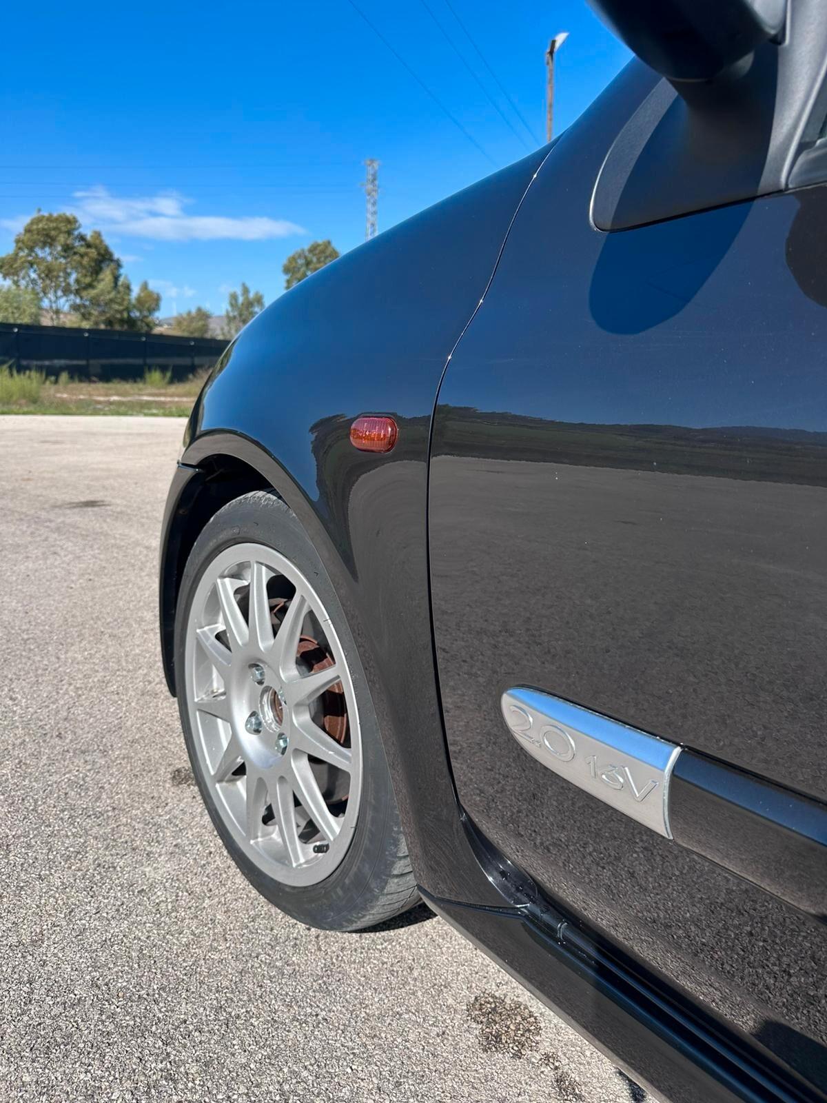 Renault Clio 2.0 16V Sport