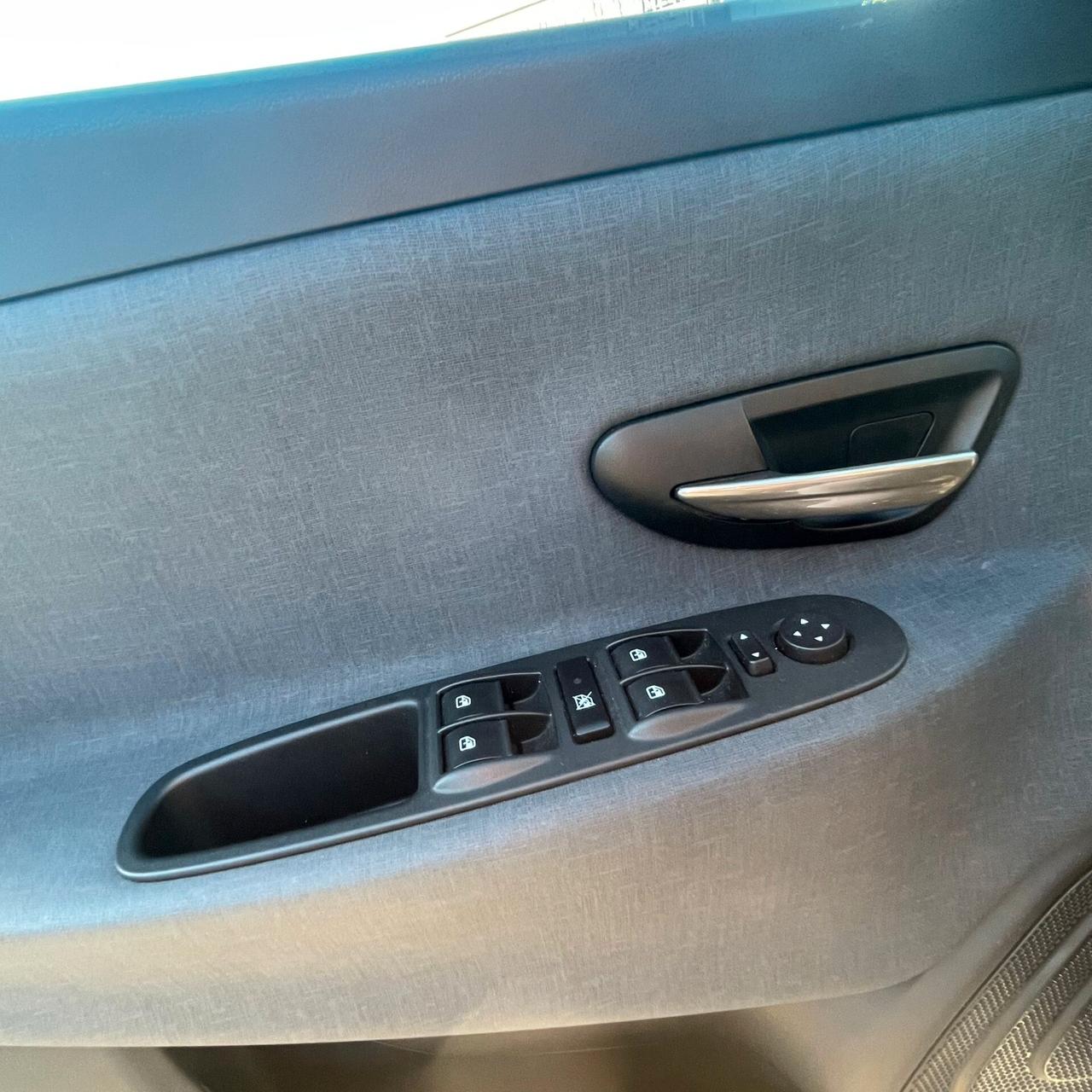 Lancia Ypsilon 1.0 FireFly 5 porte S&S Hybrid Ecochic Silver