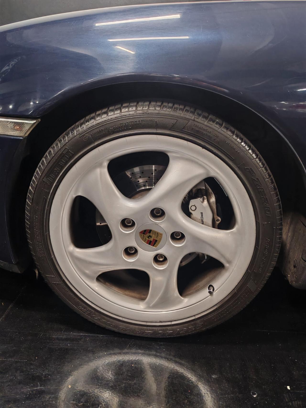 Porsche 996 Carrera 4 Coupé asi