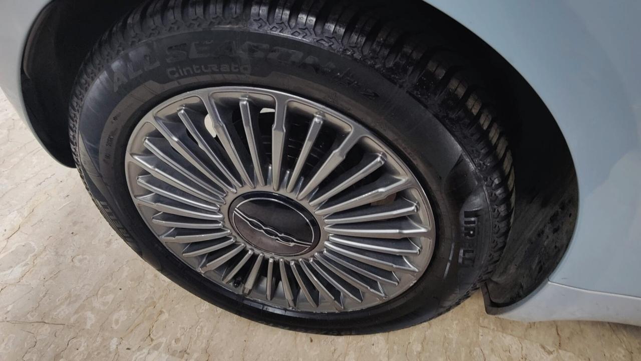 Fiat 500e Berlina 42 kWh