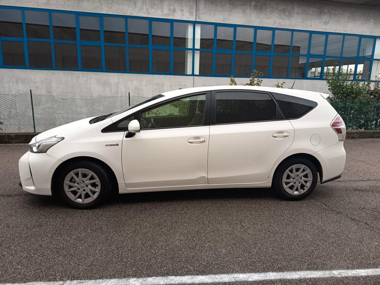 Toyota Prius Prius+ 1.8 Lounge