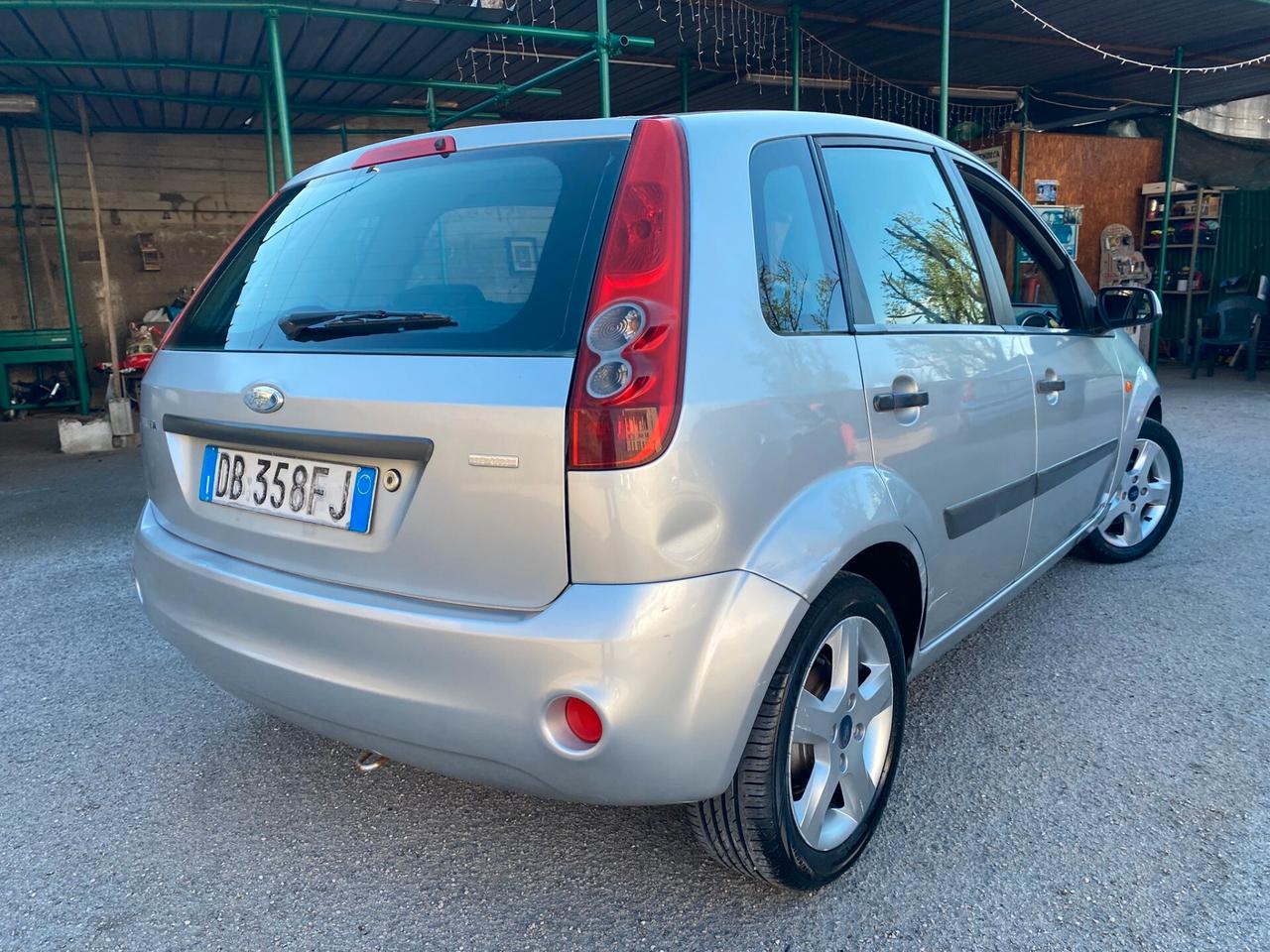 Ford Fiesta 1.4 TDCi 5p. Full opt restyling economica 2006