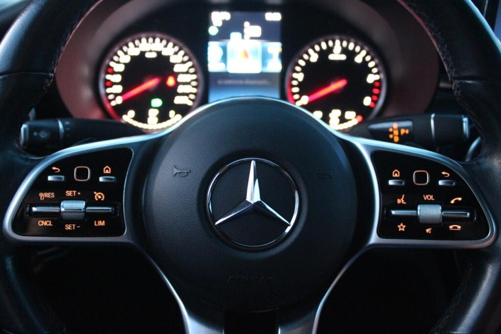 MERCEDES GLC coupé 200 d 4Matic *Pelle *Display 10,25