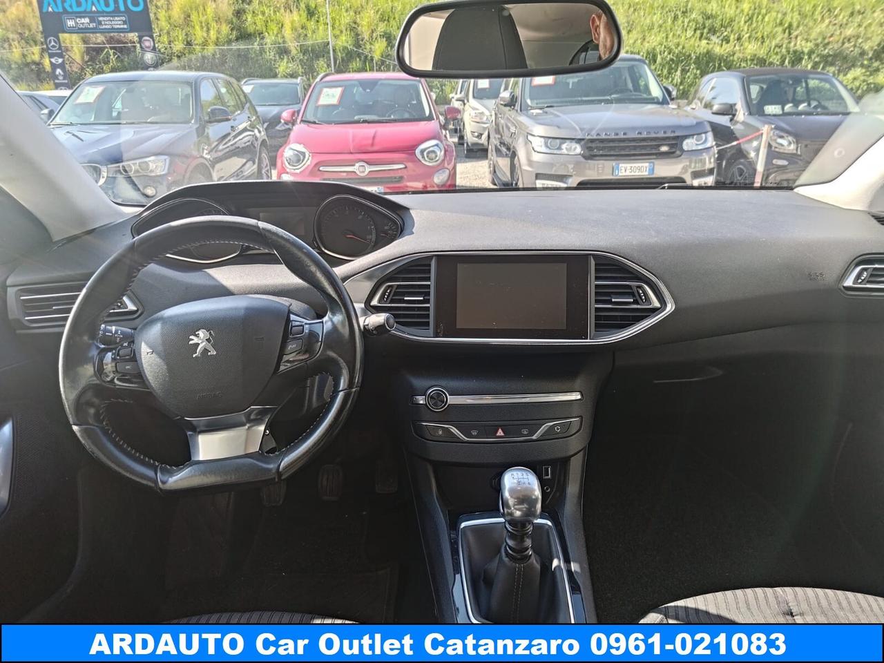 Peugeot 308 1.6 hdi 116 cv Neopatentati