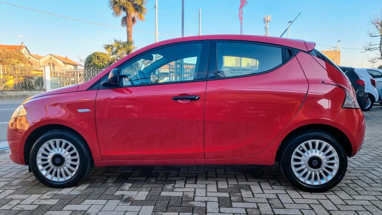 Lancia Ypsilon 1.2 69 CV 5 porte GPL Ecochic Elefantino Blu