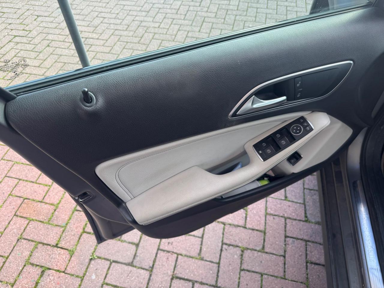 Mercedes-Benz GLA 200 Premium GLA 200 D TET #9904