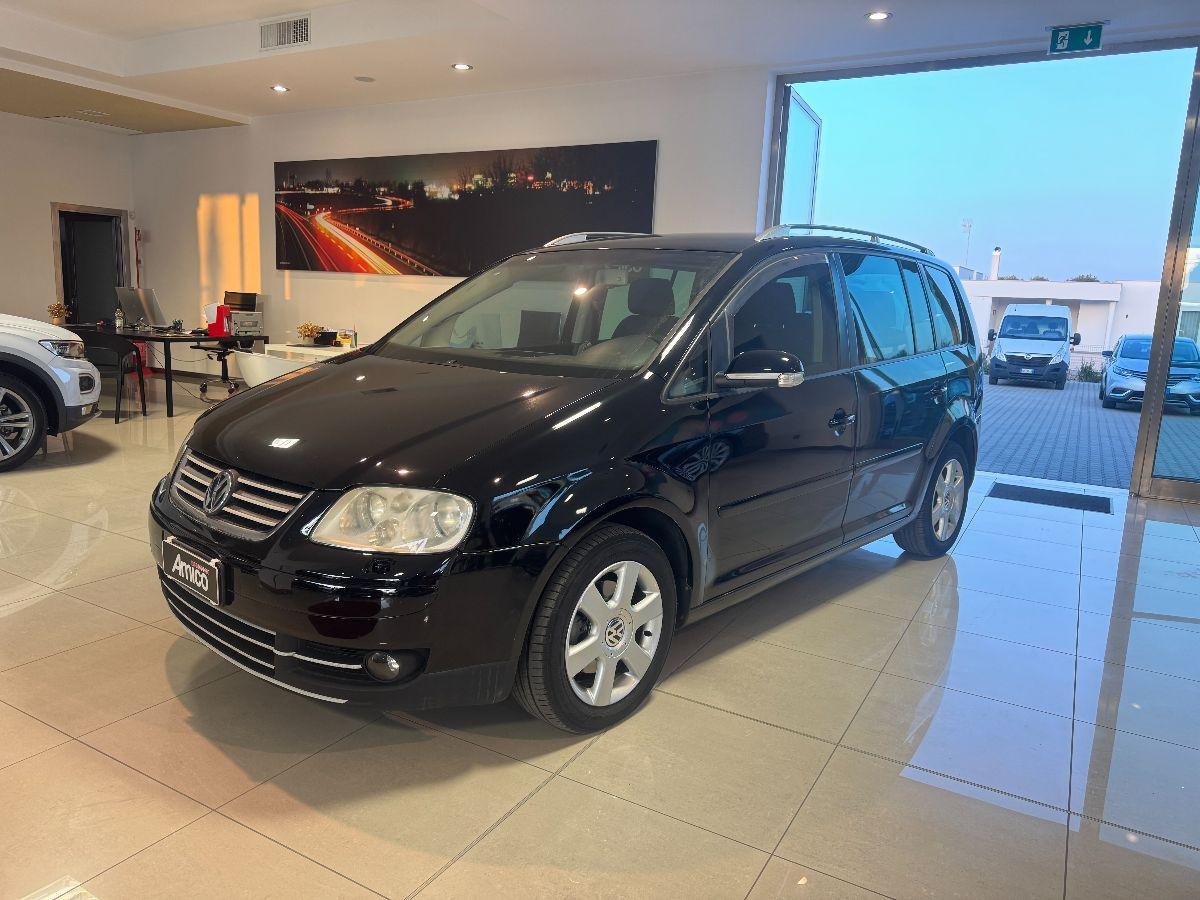 VOLKSWAGEN Touran TDI DSG 7 Posti