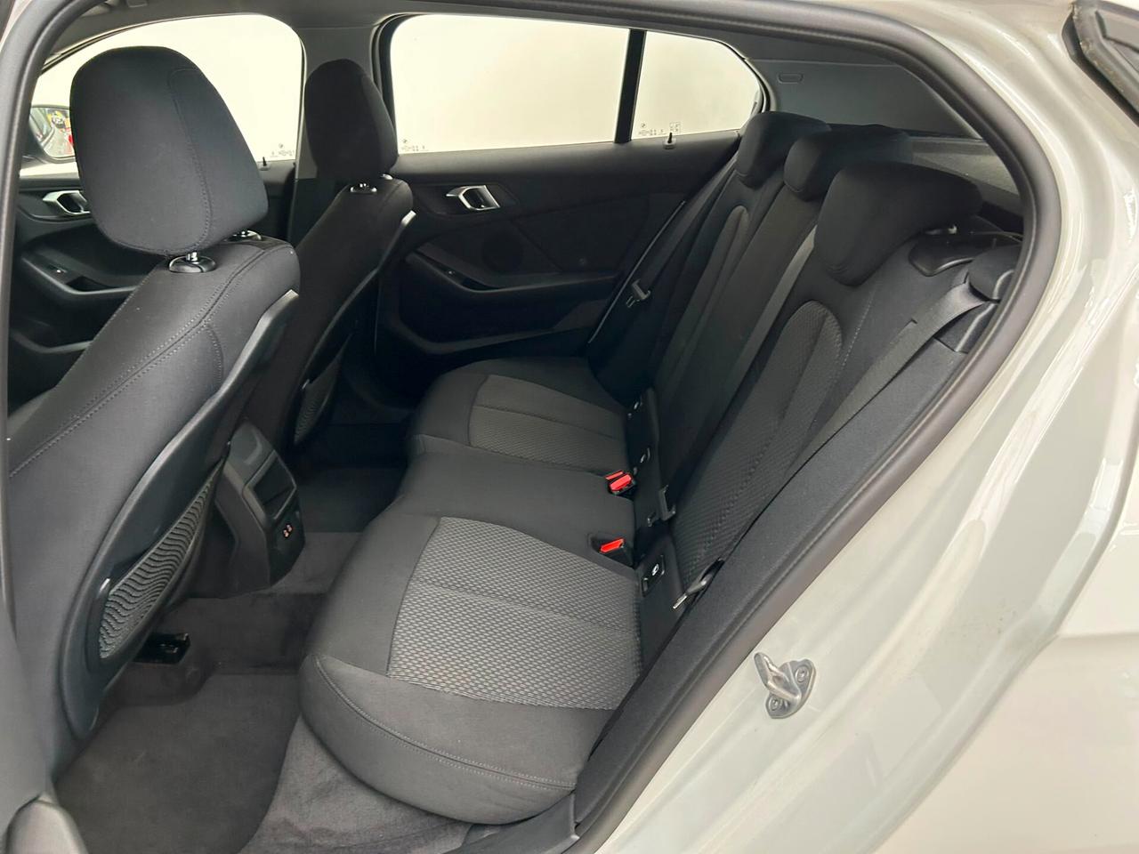 Bmw 118 118i 5p. Business Advantage