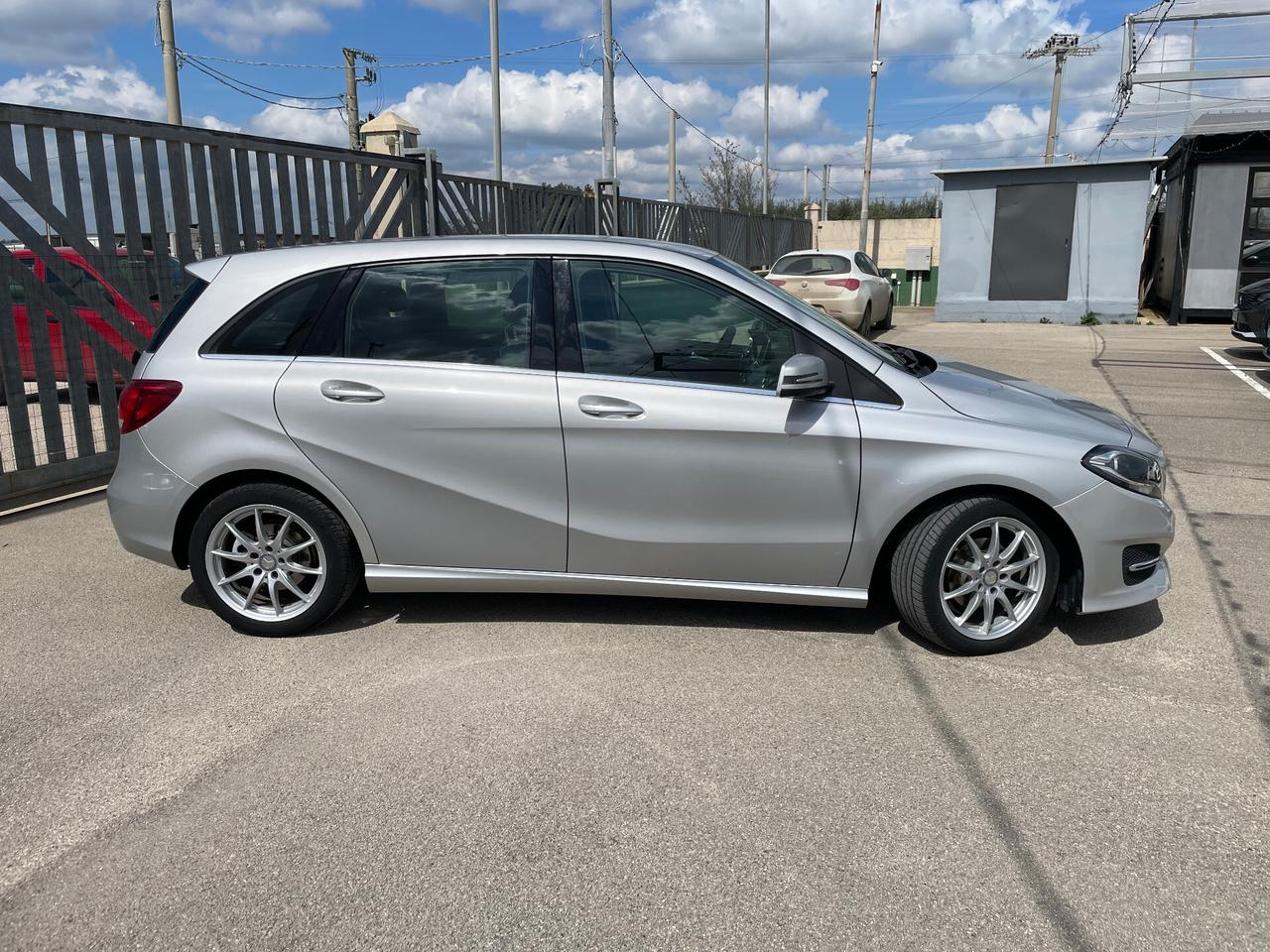 Mercedes-benz B 180 1.5 CDI 110cv Premium-NAVIGATORE-RETROCAMERA