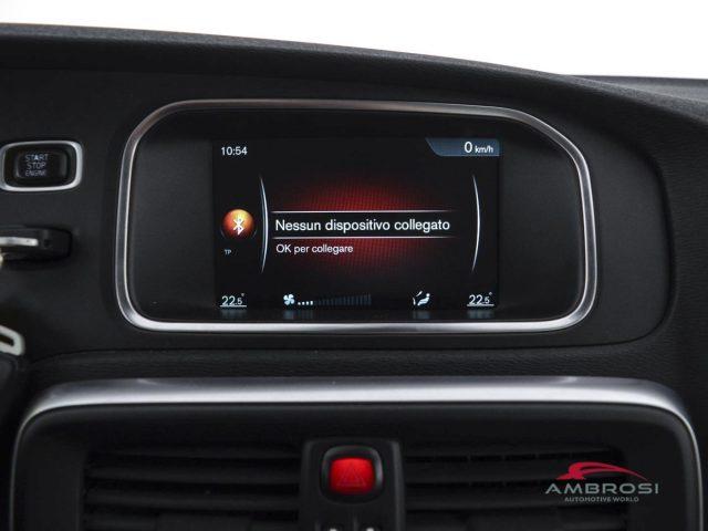 VOLVO V40 Cross Country D2 Volvo Ocean Race