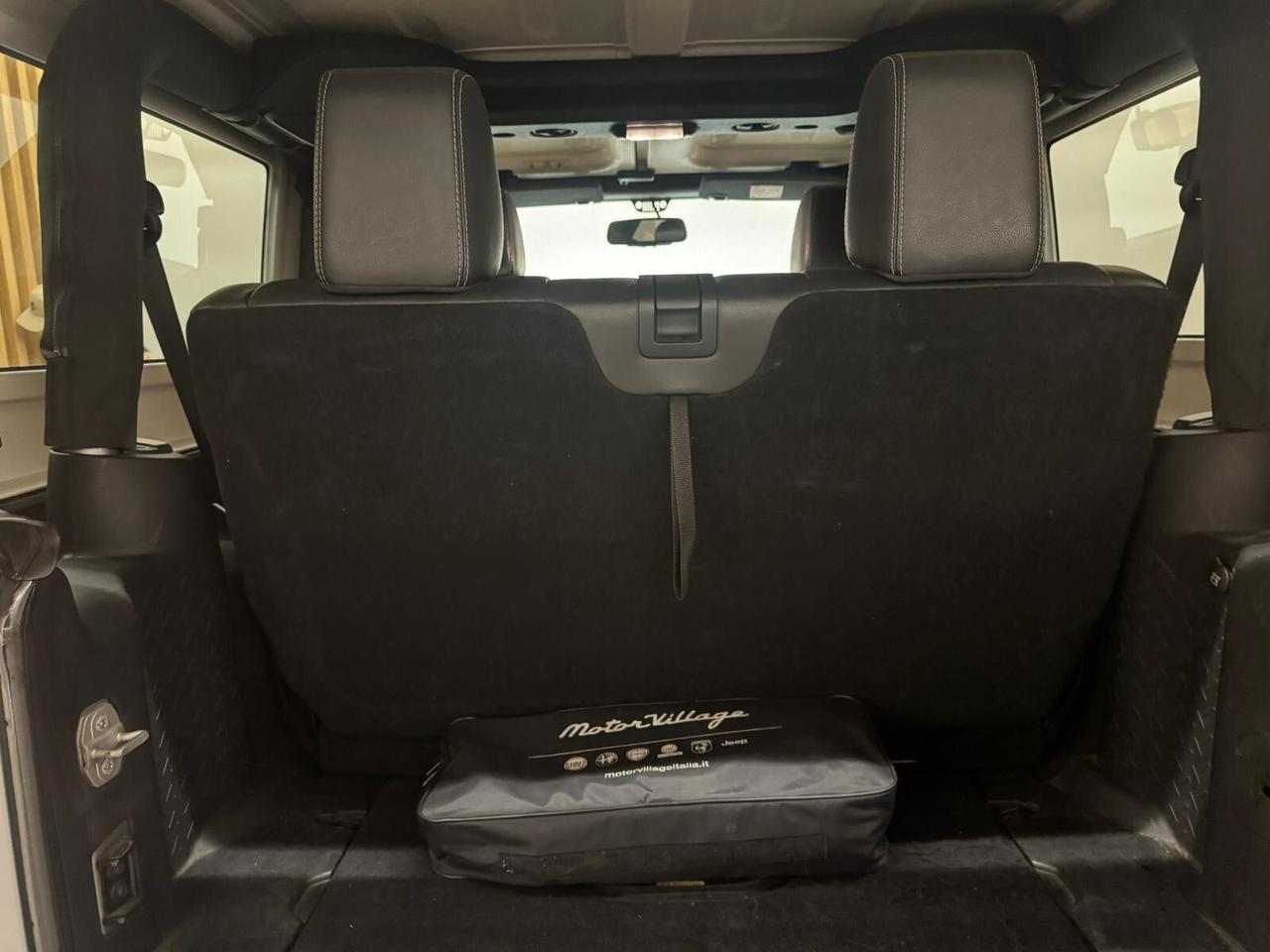 Jeep Wrangler 2.8 CRD SAHARA UNLIMITED PARI AL NUOVO restilyng