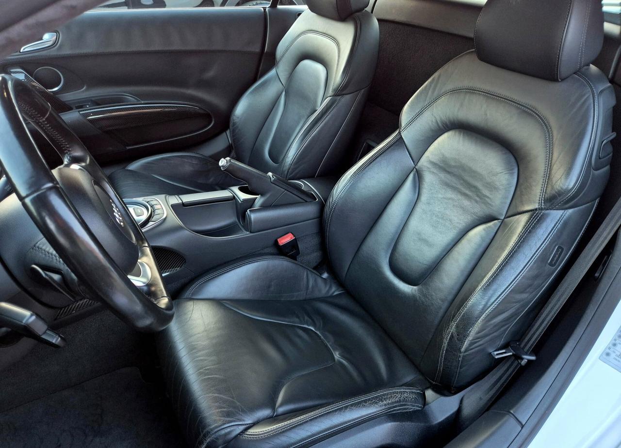 Audi R8 4.2 V8 420 cv