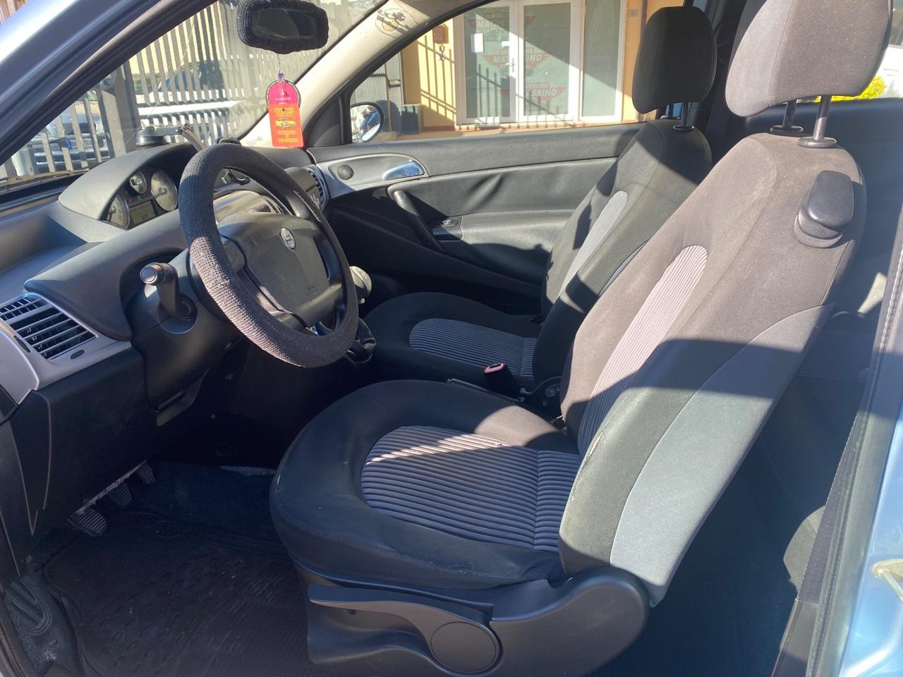 Lancia Ypsilon 1.2 Argento gpl