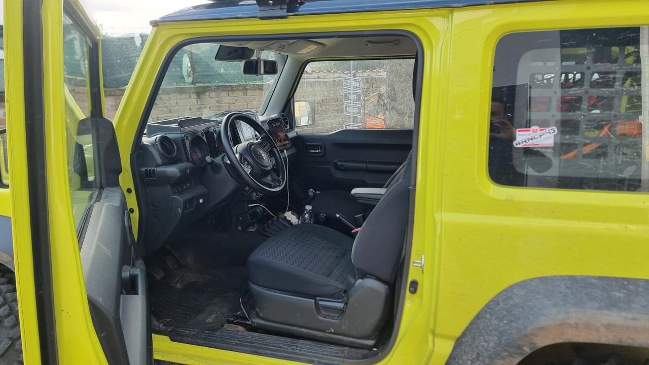 Suzuki Jimny 1.5 5MT PRO (N1)